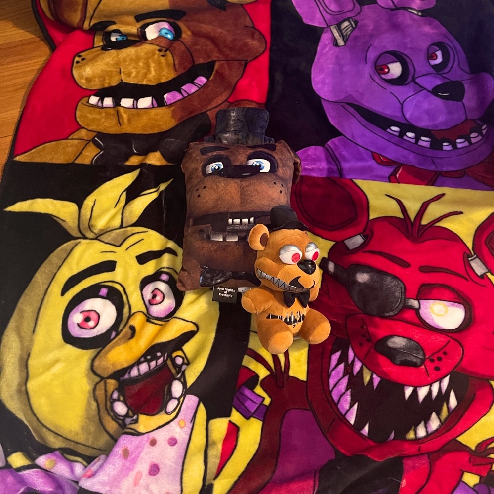 5 Five nights  at Freddy’s blanket and pillow
